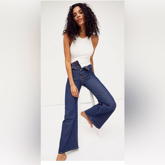 Free People X Wrangler Wanderer 622 High Rise Flare Jeans. NWT. Dark Wash - Picture 2 of 13